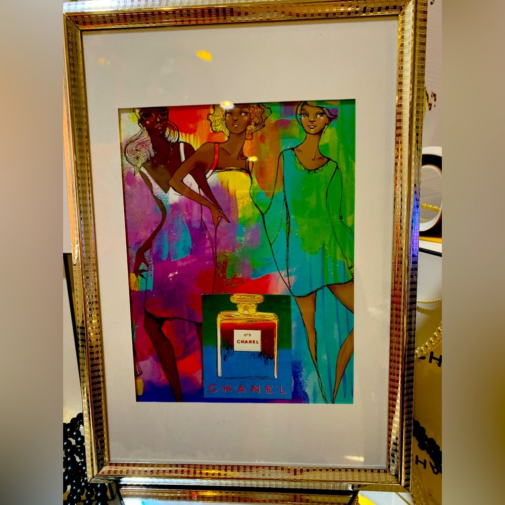 Beautiful GOC❤️framed picture featuring CHANEL Warhol art.Glass frame tablestand